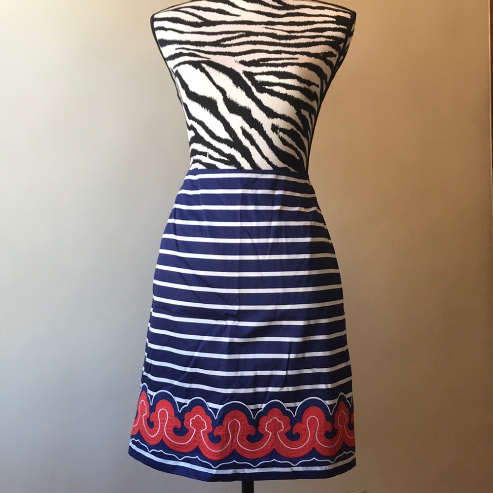 Vineyard Vines skirt red wave white blue size 8